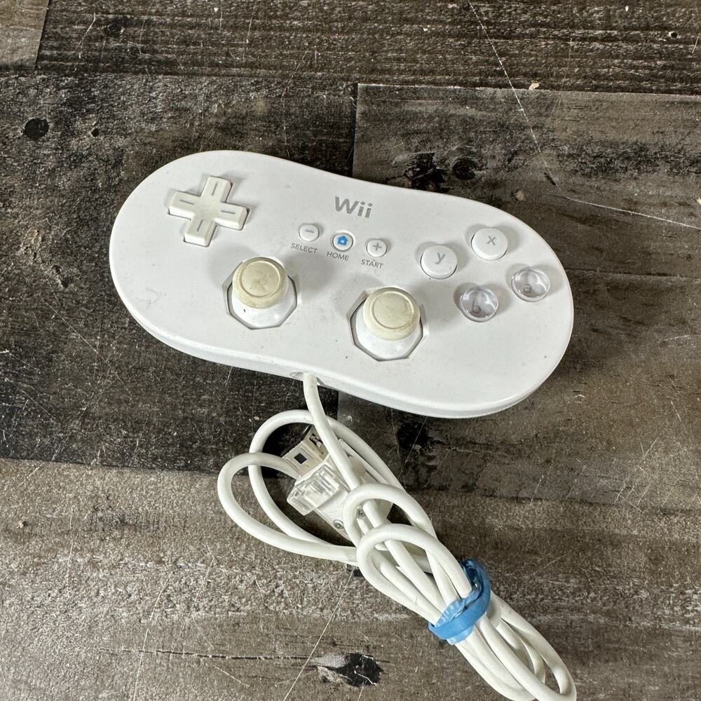Official Nintendo Wii Pro Controller Classic White RVL-005 OEM Tested - Picture 4 of 6